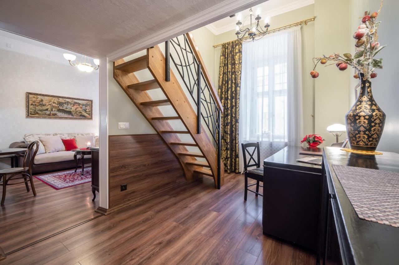 Classic Apartments In Old Town Талин Екстериор снимка