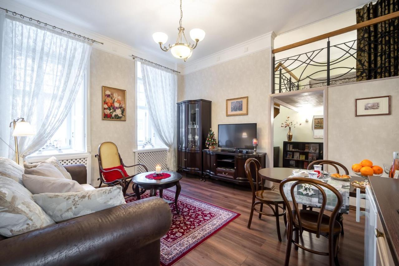 Classic Apartments In Old Town Талин Екстериор снимка
