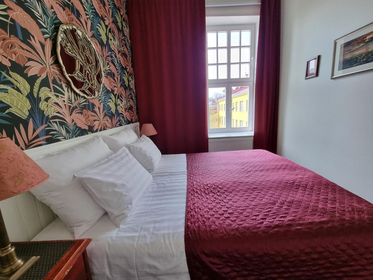 Classic Apartments In Old Town Талин Екстериор снимка