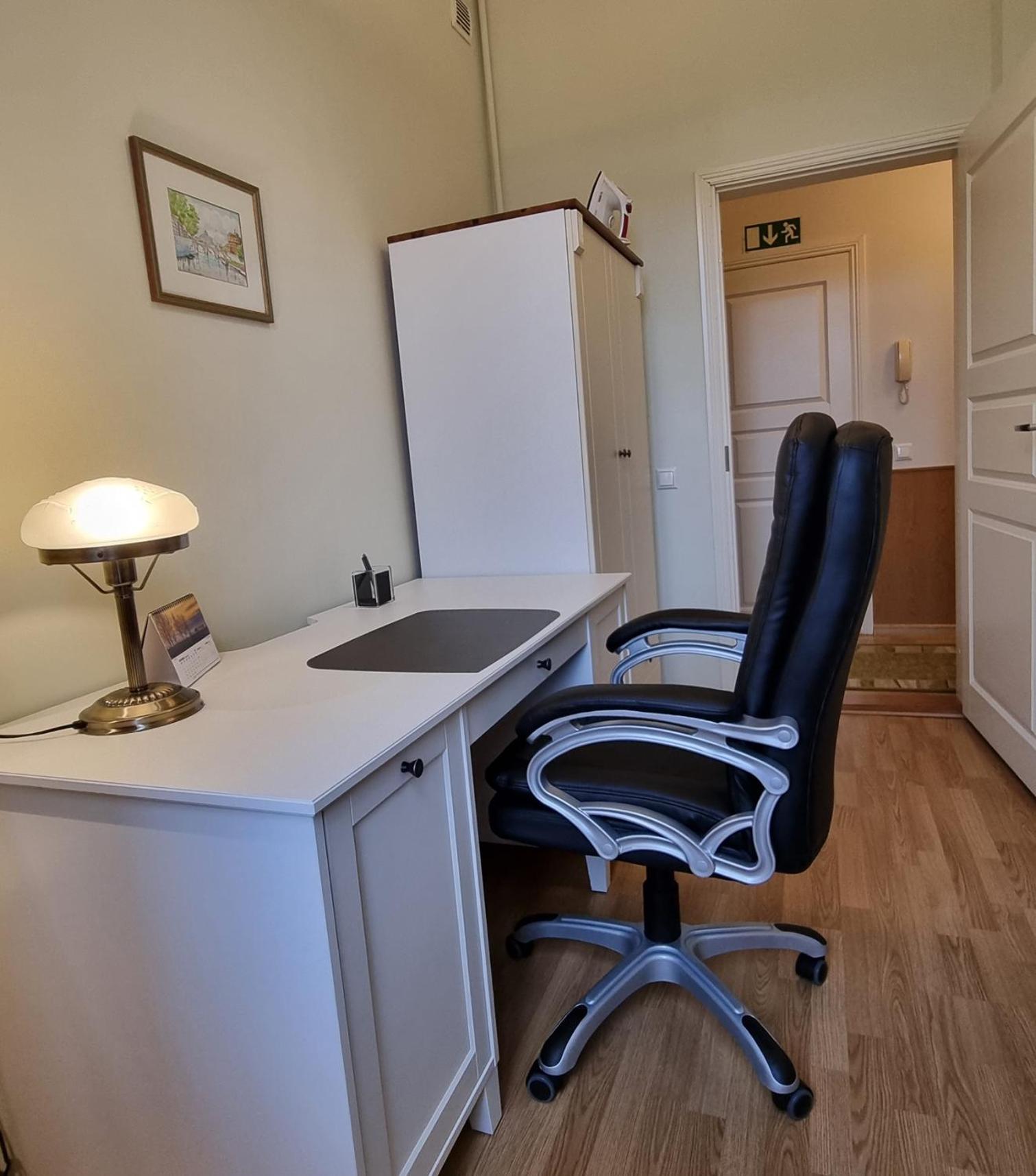 Classic Apartments In Old Town Талин Екстериор снимка