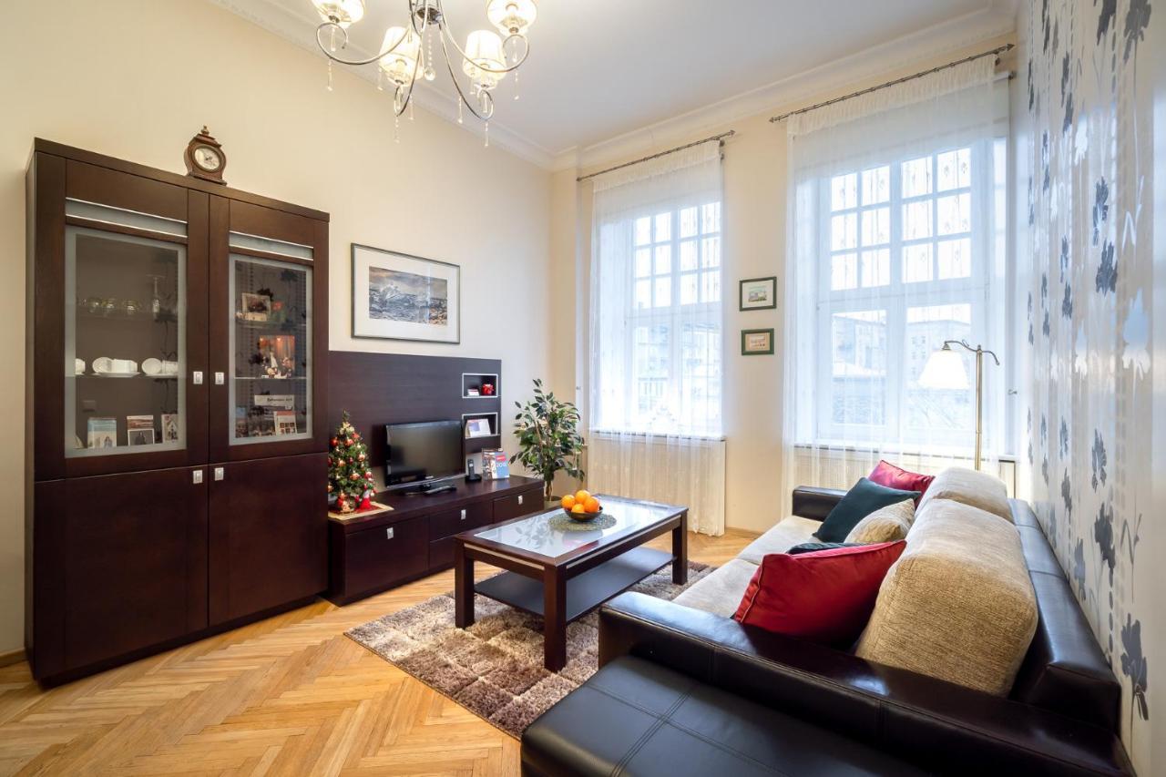 Classic Apartments In Old Town Талин Екстериор снимка