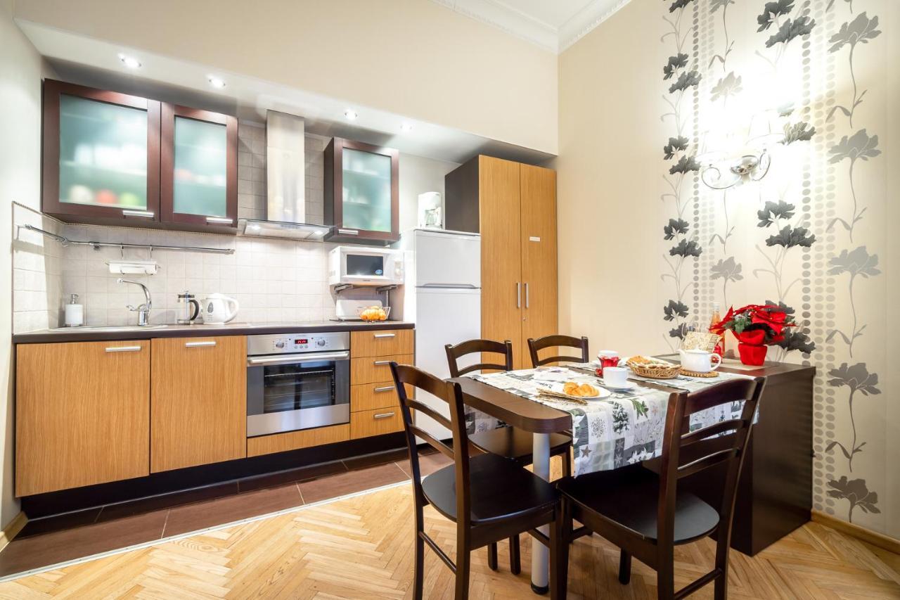 Classic Apartments In Old Town Талин Екстериор снимка